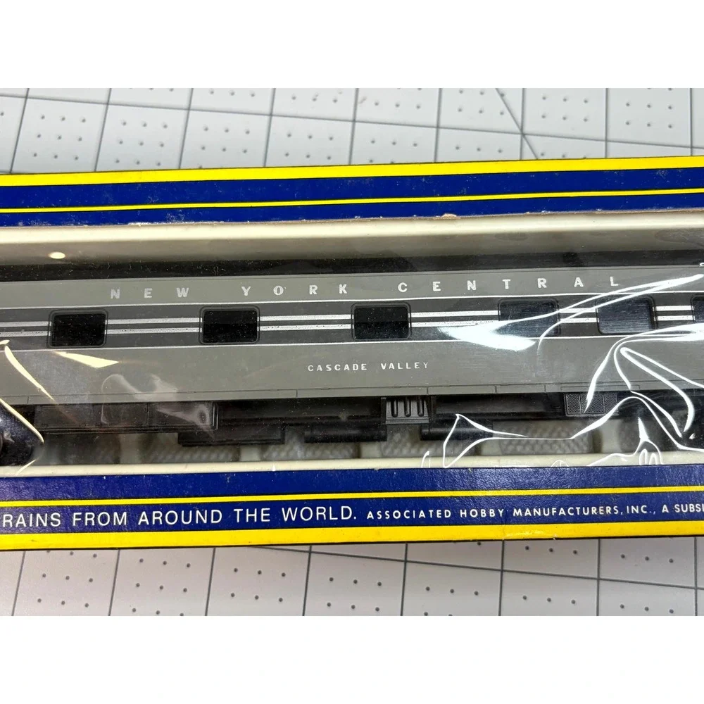 AHM Rivarossi HO Scale NYC New York Central Cascade Valley 1930 Sleeper 6401-CE - Picture 3 of 8